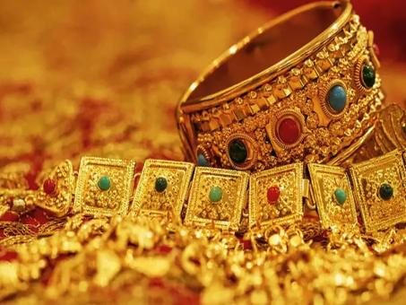 घट्याे सुनको मूल्य, कतिमा हुँदैछ कारोबार ?