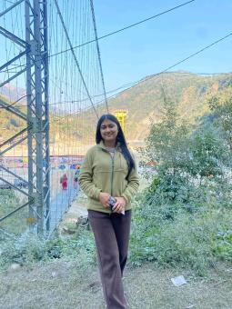 मेला महोत्सवको लागि देश दौडाहमा व्यस्त गायिका रचना रिमाल